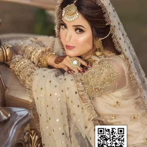 Expressive Gray lens – bold gray contact lenses